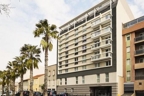 L'Aparthotel Adagio Marseille Timone*** est situé à proximité du Vieux Port et du centre-ville. L'établissement dispose d’un ensemble immobilier de 114 appartements entièrement meublés et climatisés avec à disposition une cuisine équipée. Les apparte...