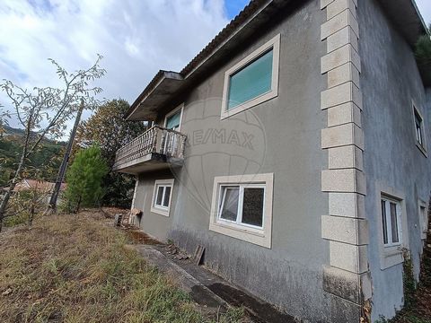 Villa de 3 chambres à vendre à Amarante Pas de LU - Vente sous simplex Villa de 3 chambres avec 4 façades avec vue imprenable. Planchers en bois flotté et fenêtres à double vitrage pour votre confort Venez voir votre nouvelle maison qui vous attend. ...