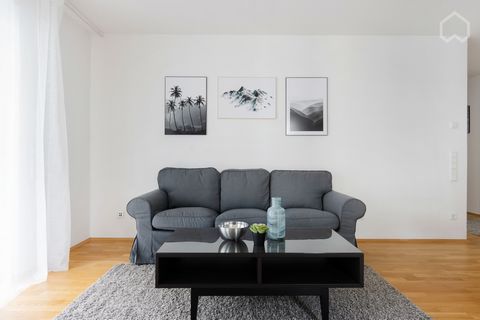 Moderne, sehr neuwertige und elegante 2-Zimmer-Wohnung (65qm) im 3. OG mit hochwertiger Inneneinrichtung. (Baujahr: 2014, Erstbezug: 2015) Sehr hell durch bodentiefe Fenster in beiden Zimmern. Sonniger Balkon mit neuem, stilvollem Bodenbelag und sehr...