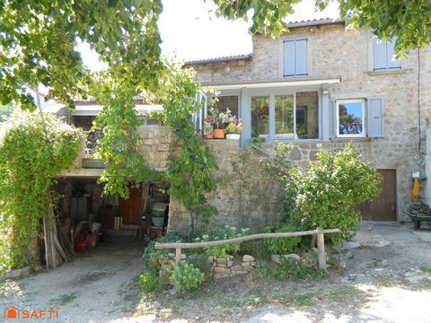 Maison en pierres avec dépendance et grand terrain dans hameau très calme