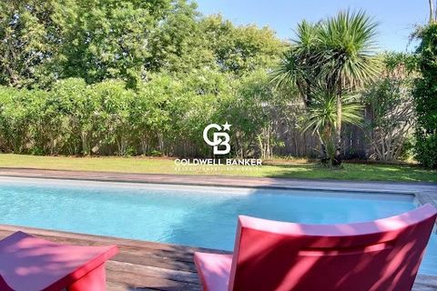 Coldwell Banker Immoba Realty real estate agency in Andernos-les-Bains is proud to present this stunning villa. Located in a sought-after environment, this superb contemporary house of 155 m² of living space offers a rare living environment, combinin...