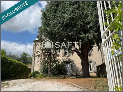 15 Mn Les Herbiers. 50 Mn de Nantes. RARE : Demeure de caractère. 5 Ch. Beau terrain.
