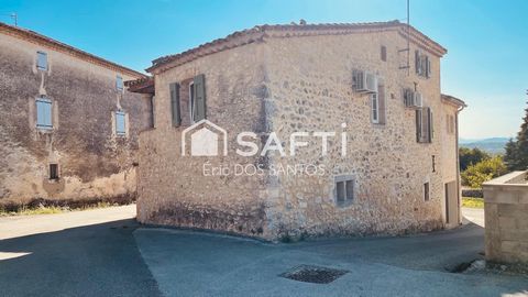 Maison de caractère en pierre d'une superficie de 129M2 en bordure de village