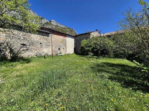 Maison de 380 m² à rénover avec jardin de 529 m².