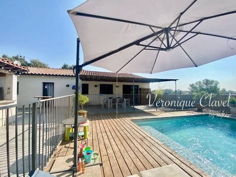 Villa contemporaine de 114m2 2019 posée sur un terrain de 1042m2 avec piscine