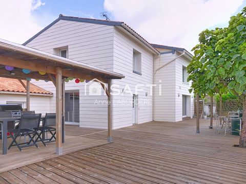 Maison rénovée pleine de charme et d’originalité.