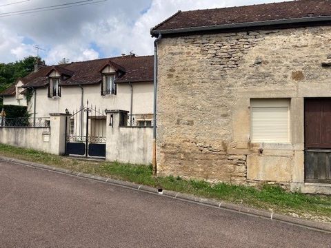 Bien de caractère de 220 m2 habitable et 3500 m2 de terrain à Brémur et Vaurois ! (40 min de Dijon)
