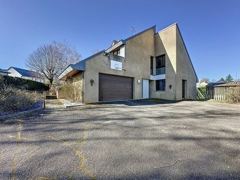 MAISON 9 PIÈCES  220m² HABITABLES  6 CHAMBRES  GARAGE  TERRAIN PLAT ET CLOS