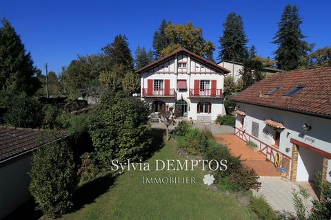 Maison de caractère avec dépendance – 9 pièces – 274 m² – Salies-de-Béarn
