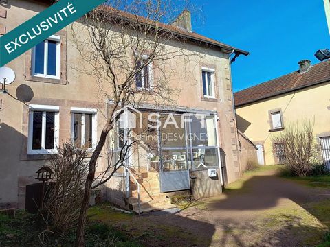 2 maisons, 215 m2 hab, garages et dépendances.