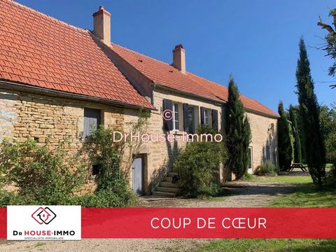 In het hart van het platteland van Nivernais ontvangt dit gebouw met de uitstraling van een Provençaalse boerderij, omringd door cipressen, de zuidelijke zon op de voorgevel. Zeer goed gerenoveerd, het laat nog steeds grote mogelijkheden voor uitbrei...