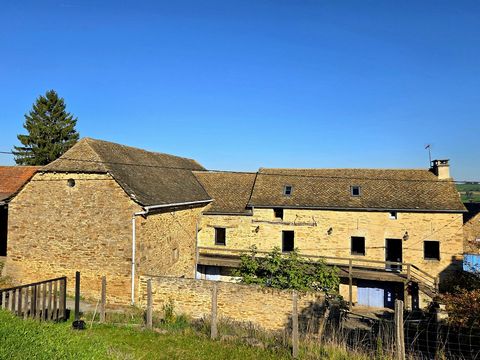 Corps de ferme avec vue panoramique sur un terrain d'environ 5 000m²