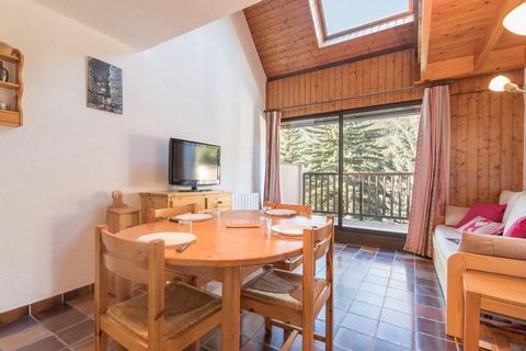 The residence Tamborels is situated at Chantemerle, at the upper part of the resort, 1 km away from the ski slopes, ski school, resort center and shops. You can take the free shuttle to go to the ski slopes and resort center. Surface area : about 28 ...