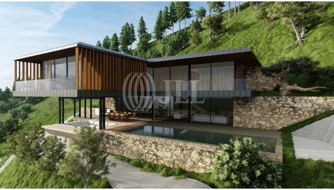 Land of 5072 sqm for construction of a villa, with panoramic views over the River Douro, with a construction potential of 347 sqm, in Resende, Viseu. The contemporary architectural project was completely inspired by the region, prioritising the mater...