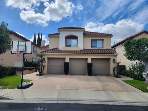 THIS HOME HAS MANY UPGRADED FEATURES T***HOME FEATURES 4 BED+LOFT+3 BATH+3 CAR GARAGE W/3,325 SF OF LIVING SPACE WHICH FEELS MUCH BIGGER***