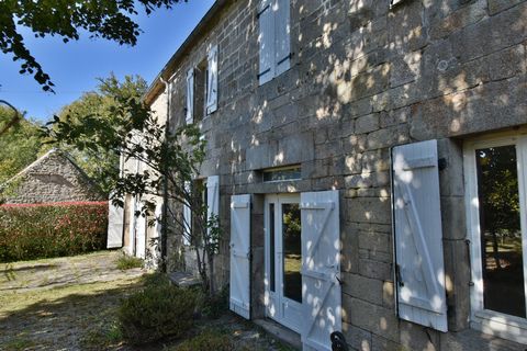 Dpt Corrèze (19), à vendre PEYRELEVADE maison P7 de 205 m² - Terrain de 765 m²