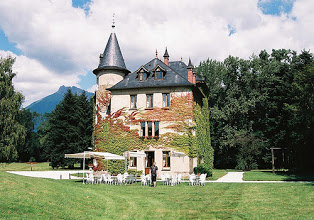 17th century Chateau at the foot of the Alpes, situated between Chambery and Alberville, 1h10 from Geneva and 1h20 from Lyon, stands an elegant demure in the heart of a domain of 4 hectares. Offering sweeping views over the regional nation park of th...