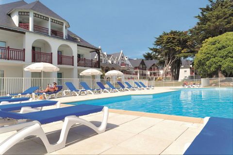 YOUR PREMIUM RESIDENCE Le Domaine de Cramphore Le Domaine de Cramphore is located in a residential district of Le Pouliguen and offers a pleasant holiday in a garden planted with century-old pine trees, 200 metres from the sea and 400 metres from the...