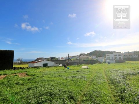 Rustic land with 4096.5 m2, located in an urban area, in the parish of Fajã de Cima, municipality of Ponta Delgada, more precisely in the area of Pilar, with great access and panoramic views to the South. The land is located next to the center of the...