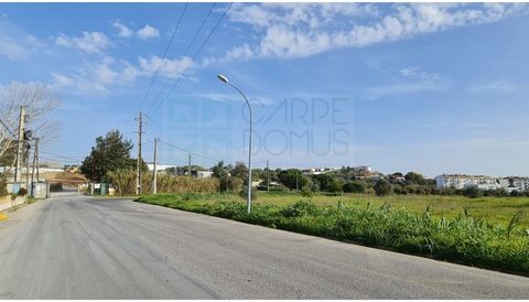 Plot of land with potential for construction of spaces of economic activities and / or housing. It is a rustic land located in Rua da Industria, in Porto Salvo, with an area of 21,600 m2 according to the survey. The land is inserted in an urban/indus...