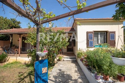 Property Code: 23402-8108 - House FOR SALE in Sipiada Milina for €129.000 . This 110 sq. m. House is on the Ground floor and features 3 Bedrooms, Livingroom, Kitchen, bathroom . The property also boasts Heating system: individual - Petrol, tiled floo...