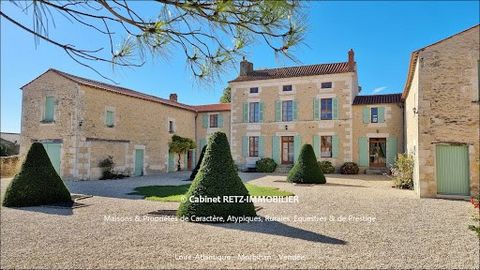 Remarkable property ideal for private life + rental of gîtes and guest rooms + possible other projects... Approximately 445 m² of living space including main residence with PRM access + 2 small independent single-storey houses (or gites or guest or c...