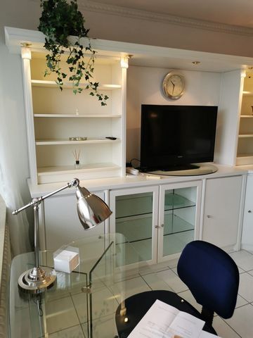 This is a beautiful non-smoking apartment located in a quiet area with a stunning view. The apartment is approximately 42 square meters and is situated on the south side. There is a subway station and a large shopping center on the parallel street at...