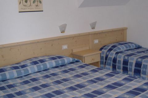 This holiday home is a 3-bedroom apartment and can accommodate up to 8 people. It has a garden and offers panoramic views to the Lagorai mountains. It is 800m from Cermis - Val di Fiemme - Obereggen slopes.There is a public swimming pool at a distanc...