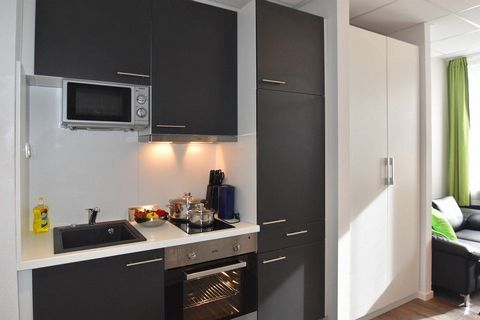 Voll ausgestattetes 1-Zimmer-Apartment mit Single-Einbauküche und eigenem Bad mit Dusche. Möblierung und Ausstattung: - Bett mit Bettdecke und Kissen inkl. Bezug - Sofa, Fernseher - Esstisch mit Stuhl - Kleiderschrank mit Einbausafe - Single-Einbaukü...