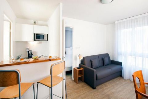 The apartment has 1 bedroom and 1 bathroom with a bath and free toiletries. The well-fitted kitchenette features a stovetop, a refrigerator, kitchenware and a microwave. The apartment offers soundproof walls, a seating area, a dining area, a wardrobe...