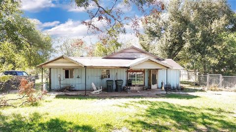 Step into a world of possibilities with this hidden gem! Tucked away in a bustling community, this big 19,000 square foot property is calling out to all the handymen and investors out there. It's a fixer-upper, plain and simple - just waiting for som...