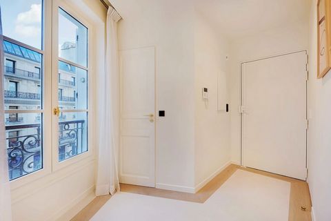 Located in the heart of Paris, the flat is a 7-minute walk from the Champs-Élysées, and a 15-minute walk from the Place de la Concorde! It is an 80m² flat located on the 4th floor with lift. It is composed of: - A kitchen, equipped and functional: fr...