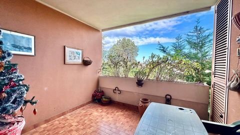 Mignanelli Real Estate is pleased to exclusively offer a comfortable apartment located in a charming residence on Via Cassia called La Magnolia. The condominium has a private pedestrian and vehicular entrance controlled by electric gates and video in...