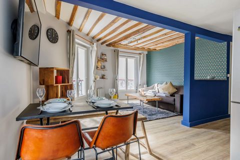 This is a 41m² apartment located on the 2nd floor without an elevator. The location is ideal. You will be surrounded by picturesque cafes, artisanal bakeries, and gourmet restaurants. Explore the Montparnasse neighborhood, a hub of Parisian cultural ...