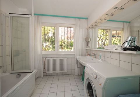 This is a fully furnished, bright and friendly 4 bedroom apartment in Frankfurt - Sachsenhausen. The 110 square meters of living space provide you with: a equipped kitchen; Hardwood floors; bath; Dryer and washing machine available, if necessary, the...