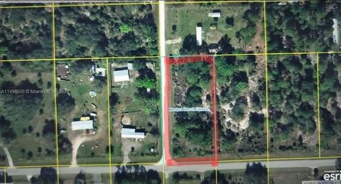 GREAT OPPORTUNITY TO DEVELOPE YOUR OWN HOUSE OR RECREATION HOUSE ON CORNER LOT!!! 1.25 ACRES IN MONTURA RANCHES ESTATES, IN FRONT OF THE AVENUE IN PAVED. LOT DESIGNED AS SINGLE FAMILY HOME. BEAUTIFUL CLUB HOUSE WITH BILLIARDS AND TABLES GAMES; TWO SW...
