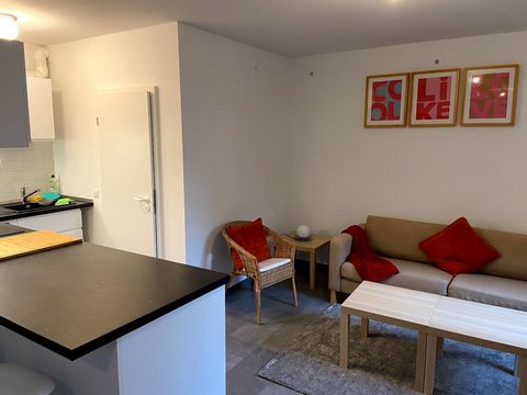 The apartment is located on the ground floor of a family house with separate entrance. It was completely renovated in 2020 and since then is in a very well maintained general condition. The Taunus is only a few steps away, ideal for walks or jogging....