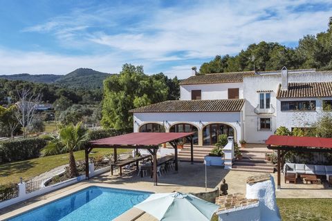 Comfortable villa in Javea, on the Costa Blanca, Spain with private pool for 8 persons. The house is situated in a rural and wooded beach area. The villa has 4 bedrooms and 6 bathrooms, spread over 2 levels. The accommodation offers privacy, a wonder...