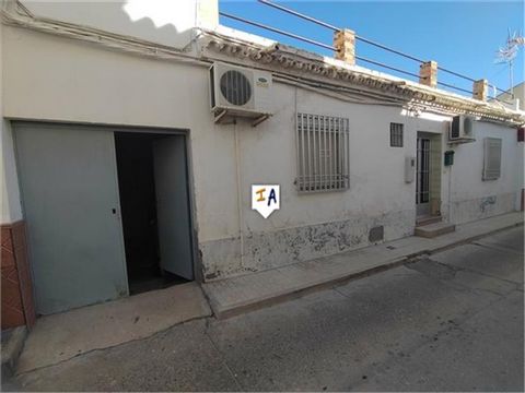 This easy living Chalet property is situated in Salobreña, one of the most beautiful villages on the Costa Tropical in the province of Granada in Andalucia, Spain. Located on a quiet level street you enter the property into a lounge / diner that at p...