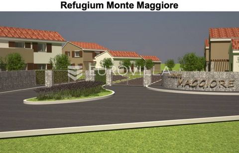 Istria, Kršan, residential project for construction 4.5 h. According to the urban plan, the construction of 32 villas is planned. A location permit has been obtained for the entire project, currently 9 building permits have been obtained, the constru...