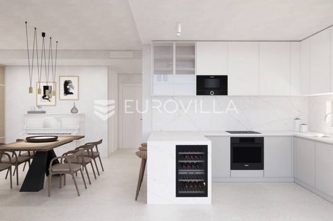Istria, Rovinj, rental of a one-bedroom apartment in a newly built building in an excellent location. Rovinj has been a leading tourist destination for many years, attracting a large number of both foreign and local people. The city boasts beautiful ...