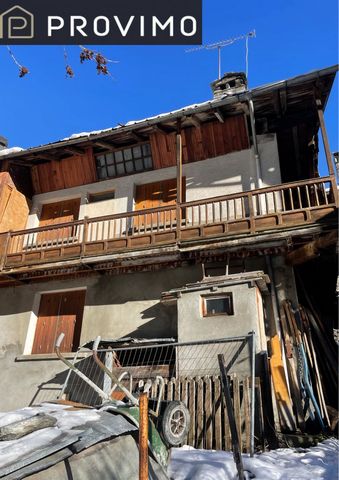 The PROVIMO agency offers you this chalet of about 80 m2 to renovate with 35 m2 of meadows. Located in the hamlet of La Thuile de Sainte Foy Tarentaise, it is composed of 3 levels currently independent.the ground floor is a T2 with bathroom and separ...