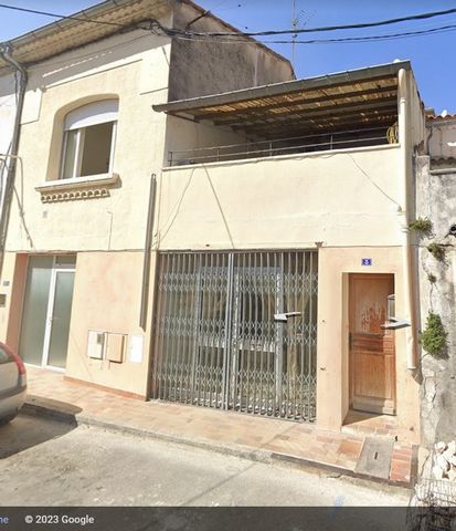 Dpt Bouches du Rhône (13), à vendre CABANNES immeuble