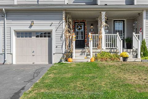Welcome to 215 Powell. This 3 bed, 3 bath, 2-storey freehold townhome is situated on a quiet street in desirable West Brantford's Wyndfield neighbourhood. This fully finished home offers an open concept main level, modern kitchen design, separate pow...