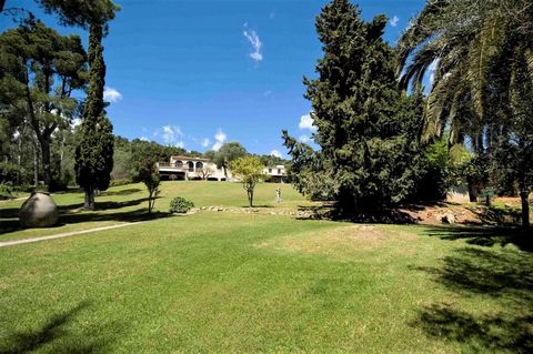 Fabulous house - Catalan farmhouse style - with beautiful panoramic views located in Mont-ras, a quiet municipality in the heart of the Costa Brava, Baix Empordi. Just 10 minutes from Palamos and some of the most appreciated beaches and coves of the ...