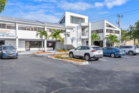 **Prime Investment in East Oakland Park: 6,000+ sq. ft. of flexible office retail space with live-work potential. Two-story corner location on almost half an acre, boasting 40,000 VPD. Surrounded by new developments, including RAM's 300+ unit mixed-u...