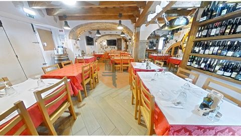 Excellent building where a restaurant works. Typical winery with terrace on the pedestrian promenade! Rare business opportunity!!! Kitchen and pantry renovated and equipped, traditional cellar, bathrooms for public, man and lady. Room with 73 m2, Kit...