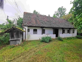 Price: €32.773,00 Category: House Area: 52 sq.m. Plot Size: 1500 sq.m. Bedrooms: 1 Bathrooms: 1 Location: Countryside £28.571 excluding 4% tax Plus commission on top Original farmhouse which can be a holiday house, but also for good for permanent res...