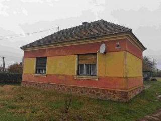 Price: £22,931.00 Category: House Area: 110 sq.m. Plot Size: 2678 sq.m. Bedrooms: 2 Bathrooms: 1 Location: Countryside £22.931 All-in costs, excluding 4% tax Address: Somogytarnóca, Somogy , Hungary Category: South - Baranya Property type: House Lot ...