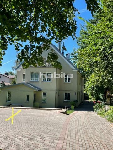 Apartment/part of the house with a terrace and 1 bathroom. Renovated and insulated 3-storey private house, with a closed yard area, which has space for 1 car, as well as the possibility to use part of the green area. Nearby is the Ķeizarmežs sports c...